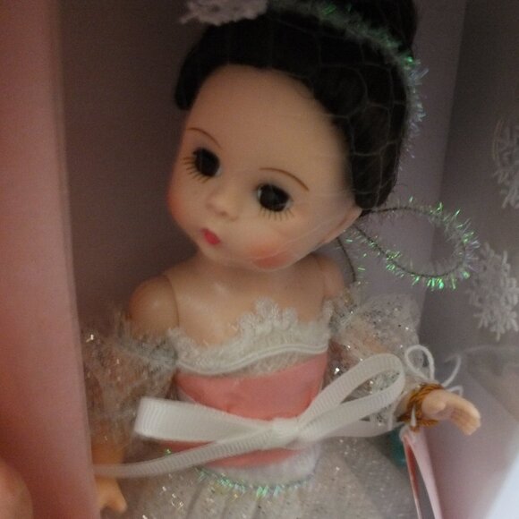 Madame Alexander Waltz of the Snowflake Doll - Picture 9 of 9